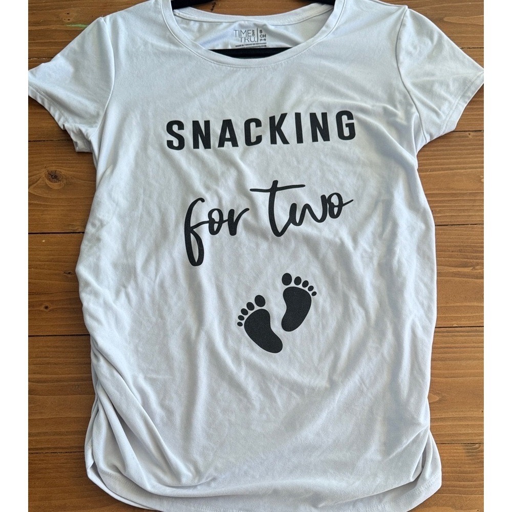Time and Tru Maternity Snacking For Two Graphic T-Shirt Grey Size Small 4-6